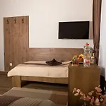 Ehostel Bed & Breakfast