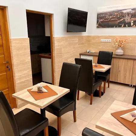 Nocleg ze śniadaniem Ehostel 3*